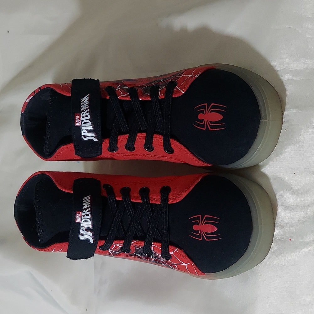 Boys Spiderman high top sneakers